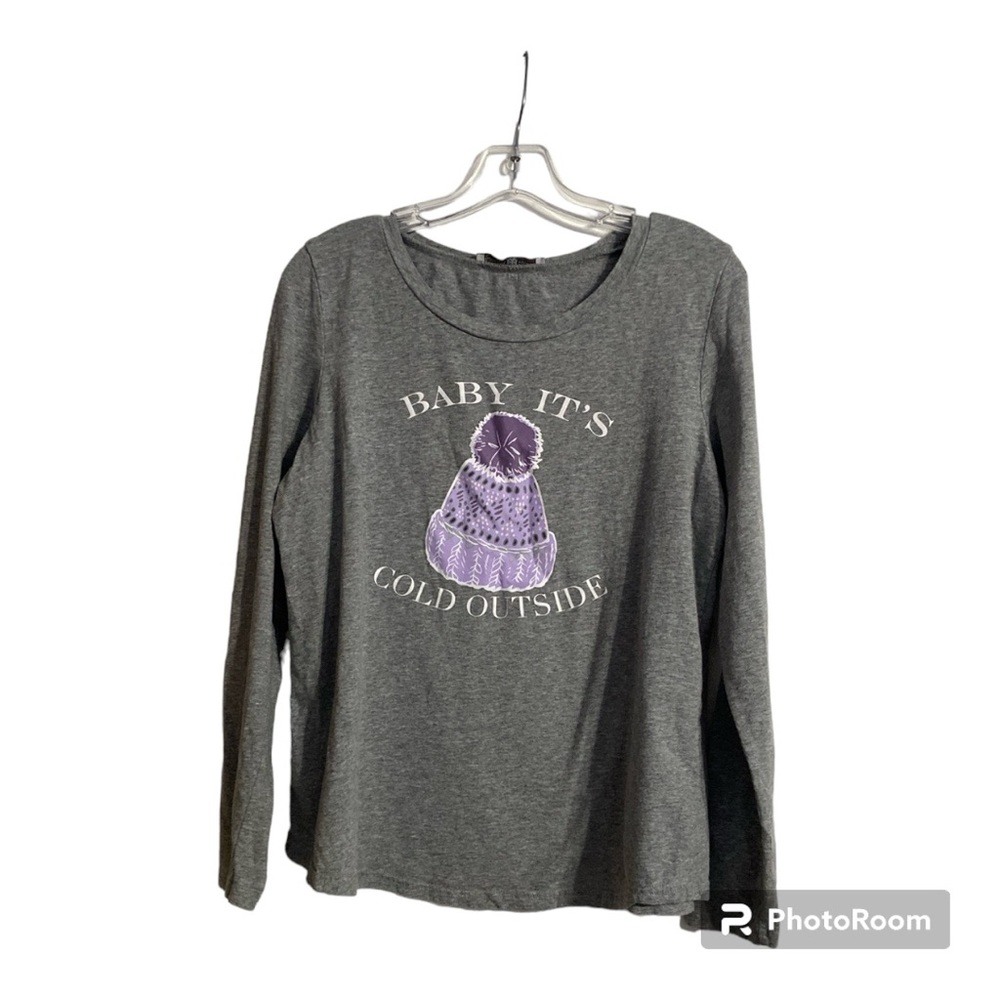 Baby It’s Cold Outside T-shirt size medium